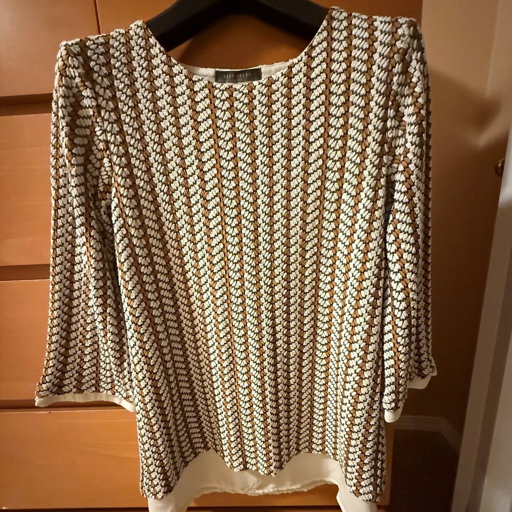 Suzy Shier Top